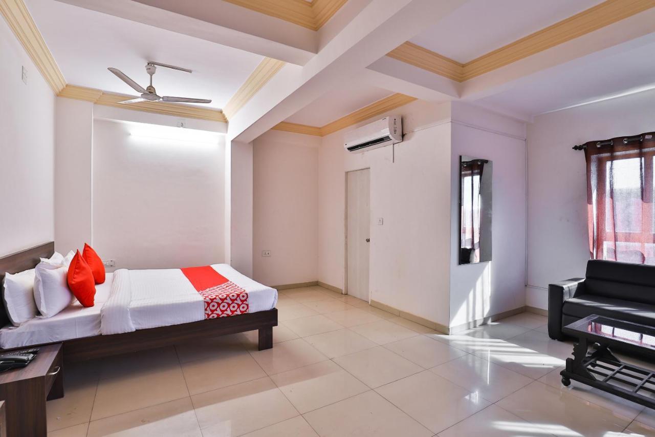 Oyo 22751 Hotel Vishwas Gandhidham Room photo